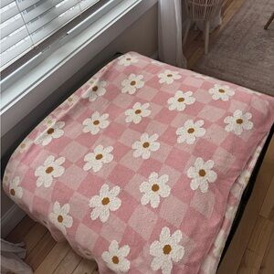 Pink Daisy Checkered Throw Blanket